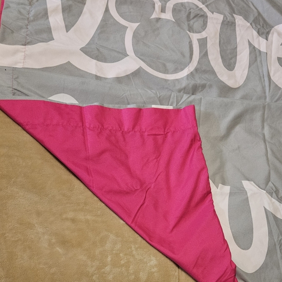 Disney Full Size Bottom/Flat Sheet & 2 Standard Size Pillow Cases. - Picture 13 of 14